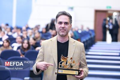 دریافت جایزه کشوری استاد نمونه در کنگره بین المللی و بیست و ششمین کنگره ملی کاردرمانی ایران