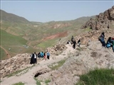 کوه پیمایی خانوادگی کارکنان شبکه بهداشت ودرمان شهرستان میانه به قلعه قیزقالاسی